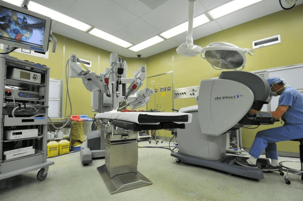 Japan’s best doctors specialize in minimally invasive robotic surgery.