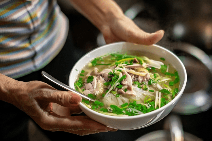 Vietnam offers an affordable lifestyle in 2025, where delicious street food and comfortable rentals cost very little.